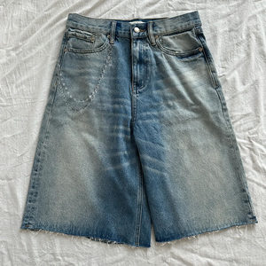 Shorts en <span class=keywords><strong>jean</strong></span> déchirés à ourlet brut pour homme – Style vintage streetwear, collection été, design d'usine, jorts amples pour homme - Product Image 3