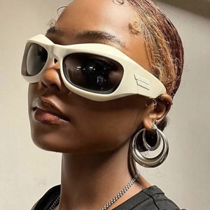 Nuevas Gafas de Sol Steampunk Y2K para Hombre, Deportivas, con Forma Curva, Tecnología Futura, Hip Hop, Gafas de Sol Modernas para Mujer, Venta al por Mayor en China - Product Image 1
