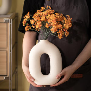 Jarrones de Cerámica Nórdicos Minimalistas Ecológicos con Orificio de Drenaje, Exclusivos para Sala de Estar, Entrada, Mueble de TV, Florero - Product Image 1