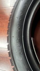 <span class=keywords><strong>Pneu</strong></span> tubeless 125/65-12 pour motos et scooters, <span class=keywords><strong>pneu</strong></span> d'<span class=keywords><strong>hiver</strong></span>, état neuf - Product Image 5