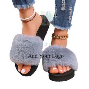 Sandales à bout ouvert en fausse fourrure pelucheuse pour dames et filles - Product Image 1