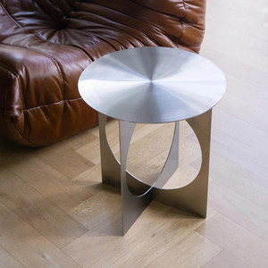 Mesa Auxiliar Redonda Moderna y Minimalista para Sala de Estar de Apartamentos Pequeños, Mesa de Centro Creativa de Acero Inoxidable con Embalaje para Envío - Product Image 2