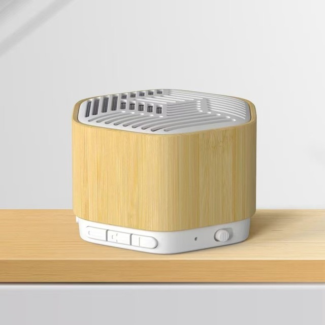 Hot Selling Portable HF10 Wireless Bamboo Speakers Wireless FM Radio Mini Super Bass Speaker with LED Light