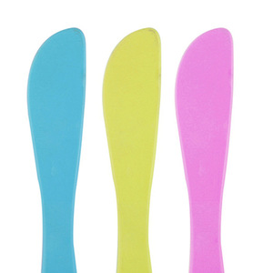 Cuillère de mélange dentaire professionnelle en plastique pour usage oral EM-16911 - Product Image 3