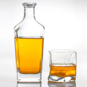 700ml 750ml Glass Bottle Extra Flint Gin Tequila Whisky Brandy Glass Alcohol Bottle Popular Shape Hot sale Mould Made to order