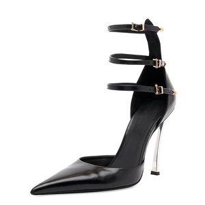 Sandales de soirée d'été à bout pointu en cuir verni, à talons aiguilles fins, avec 3 brides et bride de cheville étroite, talon métallique - Product Image 3