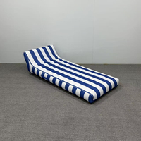 Chaise longue gonflable XL en PVC avec dossier, motif rayé bleu et blanc, pour piscine et plage, pour adultes