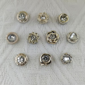 WEGOODZF bouton aiguille sans couture vêtements réglage broche anti-dérapant chaussure charme perle diamant collier broche Cardigan décoration - Product Image 6