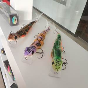 Nouveau leurre flottant de pêche au lancer à chaud, 3 pièces/boîte, Simulation de lézard multi-articulé, grand Swimbait, couleurs UV, stock d'appâts - Product Image 6