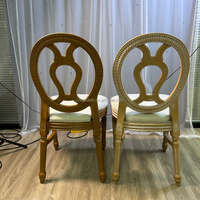 Chaise de banquet de mariage de luxe lisse à dossier rond, chaise Louis en plastique détachable pour l'hôtellerie et la restauration