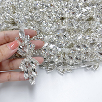 Applique en strass en forme de fleur, chaîne, à coller au fer, pour robe de mariée, ceinture de mariée, tenue de soirée, strass thermocollants, Detroit Lions