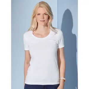 T-shirt personalizzata elasticizzata da donna con scollo rotondo - Product Image 1
