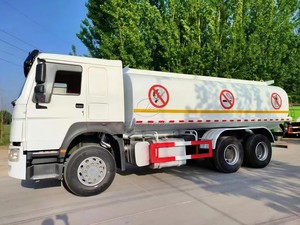 Camión Cisterna de Combustible y Lubricante en Venta, 20000L-35000L, Camión Cisterna de Gasolina Sinotruk en Venta para Transporte de Diésel, Gasolina y Queroseno - Product Image 5