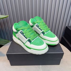 2026 Chaussures de sport décontractées de luxe pour hommes, multicolores, à semelle épaisse en caoutchouc, à talon haut, amortissantes, antidérapantes, avec empeigne en maille - Product Image 4