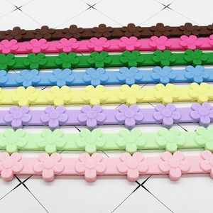 حامل زجاجة ماء سيليكون مع حزام يناسب معظم الزجاجات والأكواب بحجم 8-40 أونصة - Product Image 3
