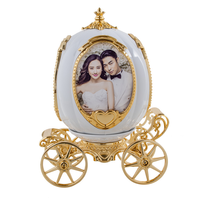 Nova abóbora criativa carro foto quadro moda caixa de música girando Royal Carriage Photo Frame