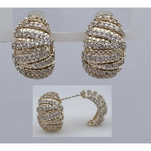 Orecchini Vintage Premium oro bianco e giallo con diamanti placcati in oro per feste alla moda - Product Image 1