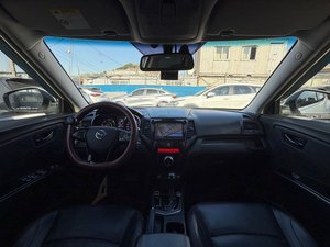 Ssangyong Tivoli Air Auto Diesel Compact SUV blanc 2017 propre, économique en carburant, voiture d'occasion coréenne abordable - Product Image 4