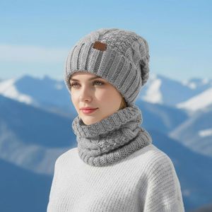 <span class=keywords><strong>Ensemble</strong></span> 3 pièces en tricot acrylique pour femmes et hommes : <span class=keywords><strong>bonnet</strong></span> d'hiver, <span class=keywords><strong>écharpe</strong></span> et gants avec étiquette en cuir – Vente en gros - Product Image 5