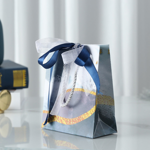 Sacchetto di carta d'imballaggio di acquisto del sacchetto di carta del regalo di Logo della stagnola di oro di <span class=keywords><strong>Jolly</strong></span> Eco su ordinazione all'ingrosso con la maniglia del nastro - Product Image 2