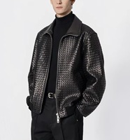Großhandel Herren Intreccio Geflochtene Leder-Kurzbomberjacke Maßgefertigter Stehkragen Reißverschluss Casual Echtleder-Mantel