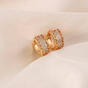 Haut de gamme 18K plaqué or Vintage Ins-style Micro-pavé cuivre oreille manchettes luxe luxe boucles d'oreilles Zircon Unique crochet conception - Product Image 6