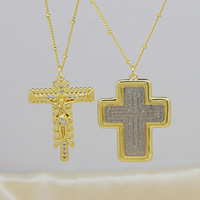 Pendentif Breloque Cœur Croix Bicolore Plaqué Zircon pour Femme et Homme – Bijou de Luxe Tendance