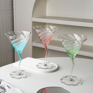 Verre à vin rouge en cristal soufflé à la main, gobelet de luxe en dentelle pour banquet de mariage, verres à pied au design antique <span class=keywords><strong>scandinave</strong></span> - Product Image 2