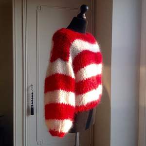 بلوفر مخطط مريح للسيدات من الصوف المحبوك باليد بسعر الجملة - Product Image 4