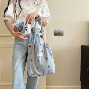Sac à bandoulière portable en velours côtelé grande capacité <span class=keywords><strong>pour</strong></span> <span class=keywords><strong>femme</strong></span>, motif ours de dessin animé, avec deux sangles et doublure en polyester, sac fourre-tout <span class=keywords><strong>pour</strong></span> étudiantes - Product Image 2