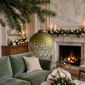 Adorno Navideño de Bola de Cristal Verde de Alta Calidad de 8 cm con Cuentas y Efecto Nevado para Colgar en el Árbol, Decoración Festiva para el Hogar - Product Image 1