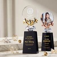 Trophées en cristal gravés au laser avec logo personnalisé, design floral innovant, base noire