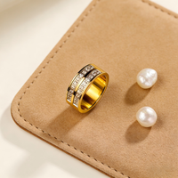 Bague personnalisée en acier inoxydable plaqué or 18 carats, double rangée de zircons, bijoux de luxe anti-ternissement pour mariage, fiançailles, fête, vente en gros