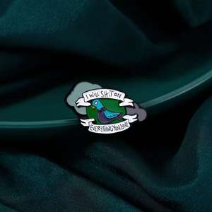 Épingle mignonne et amusante <span class=keywords><strong>en</strong></span> forme de <span class=keywords><strong>pigeon</strong></span> de dessin animé, animal unique, slogan 'Je vais tout détruire que vous aimez', alliage de zinc, placage nickel noir - Product Image 3