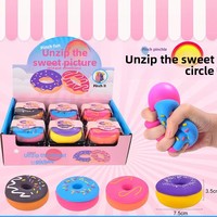 Donut Squishy Réaliste, Fabriqué avec Précision, en Caoutchouc à Rebond Lent, Emballage en Gros pour Vente en Gros