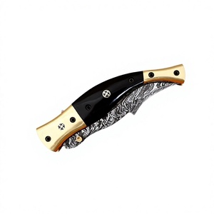 Cuchillo de caza plegable de acero de Damasco con hoja de punta caída, mango personalizado y pomo para el pulgar, utensilio de exterior - Product Image 4