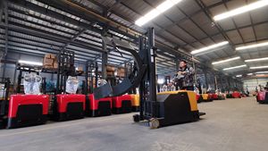 800kg 1000kg 360도 틸팅 덤핑 전동 드럼통 리프터 겸 페이퍼 롤 스태커 - Product Image 4