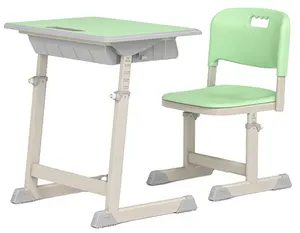 유럽에서 어린이를위한 금속 테이블 다리가있는 높이 조절 가능한 학교 책상