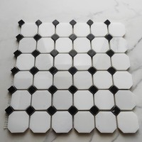 Mosaïque de marbre noir de forme irrégulière, couleur super blanche, motif parquet, épaisseur 10 mm, carrelage moderne pour salle de bain et cuisine d'hôtel