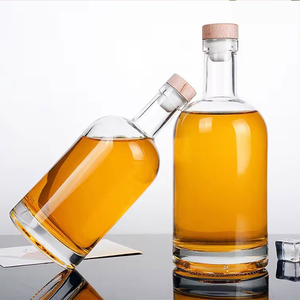 Bouteilles en verre rondes vides avec bouchon en liège pour whisky, tequila, limoncello, rhum, brandy - Sérigraphiées et prêtes pour diffuseur de parfum - Product Image 3
