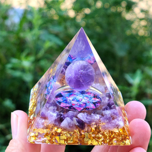 ผลิตภัณฑ์บำบัดพลังงานจิตวิญญาณคุณภาพสูง คริสตัลเรซิ่นออร์โกไนต์รูปทรงพีระมิด สำหรับตกแต่งบ้าน - Product Image 3