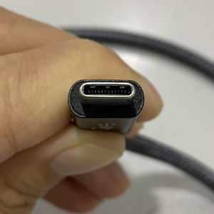 Câble USB Type-C plaqué or durable pour ordinateur avec gaine en PVC et blindage tressé - Mâle-Mâle 1m ou longueur personnalisée - Product Image 2