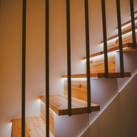 Escalier Flottant Minimaliste avec Support Cantilever Invisible, Plusieurs Styles de Marches pour Intérieur Contemporain