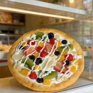 Modelo de Comida de Simulación Hecho a Mano de 7.4 Pulgadas: Pizza Circular de Plástico, Pan, Fresa, Fruta, Plátano, Queso Mixto, Panqueque - Product Image 2