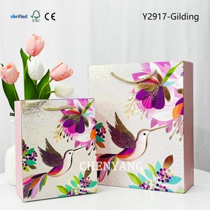 Sac en papier de luxe en carton avec impression de motifs floraux et d'oiseaux, logo 'Thank You', logo <span class=keywords><strong>Mather</strong></span>, logo 'Ivory Promotion Gixt Belt', pour la promotion - Product Image 3