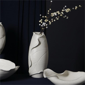 Ensemble de vases à fleurs blancs à motif de feuilles de luxe, décoration de table en céramique moderne avec glaçure mate pour la maison ou le bureau - Product Image 2