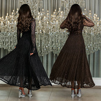 Robe longue plissée transparente à col montant et manches longues évasées, ornée de strass scintillants, pour soirée