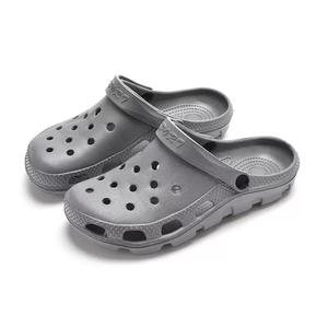 Vente en gros de sabots classiques en caoutchouc respirants et antidérapants pour infirmières - Product Image 4