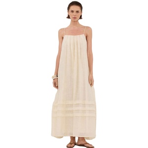 Robe maxi ample respirante à bretelles spaghetti en lin naturel tissé de qualité supérieure, plissée complexe, personnalisable, OEM ODM pour femmes - Product Image 1