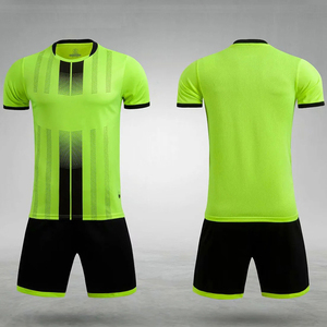 เสื้อฟุตบอลคุณภาพสูง 100% โพลีเอสเตอร์ สีขาว ชุดฟุตบอลสำหรับผู้ชาย - Product Image 1